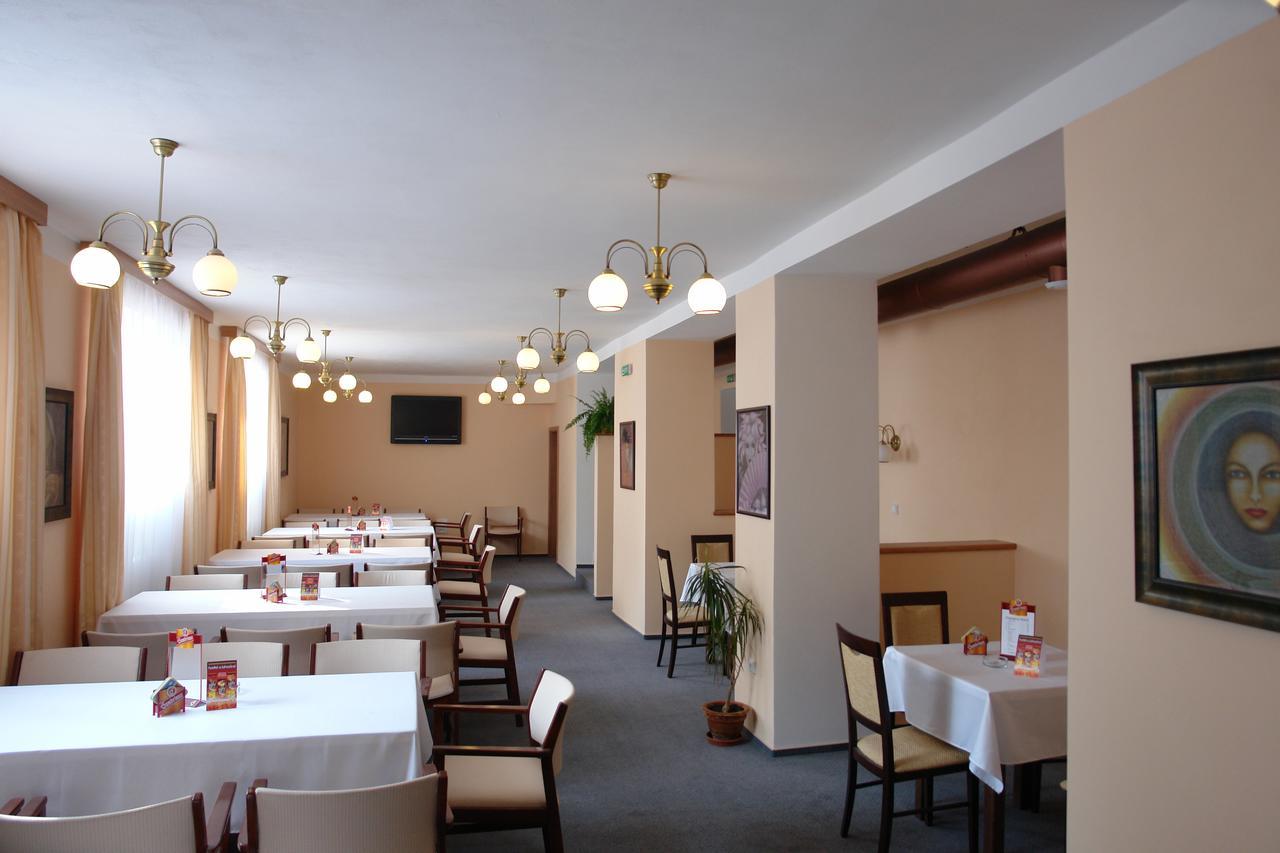 Hotel Manes Svratka 外观 照片