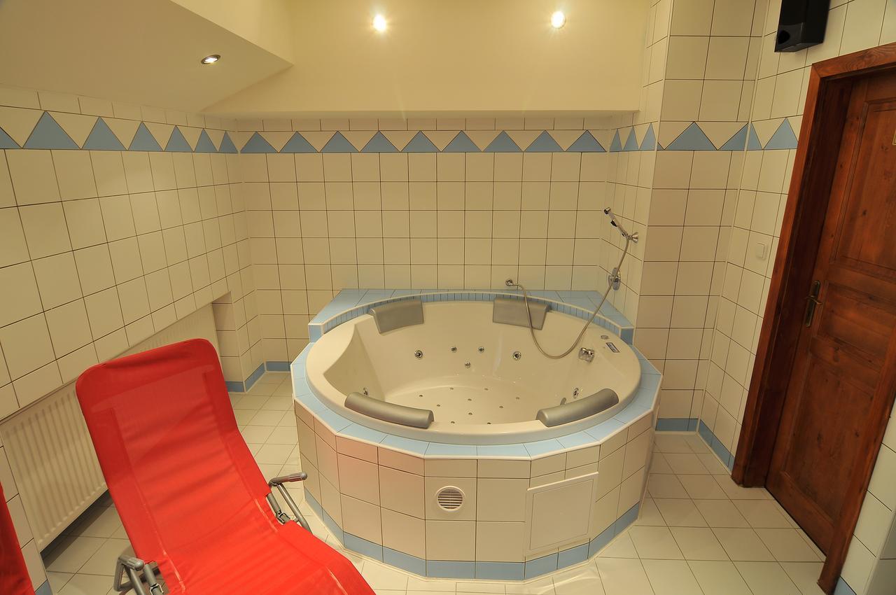Hotel Manes Svratka 外观 照片